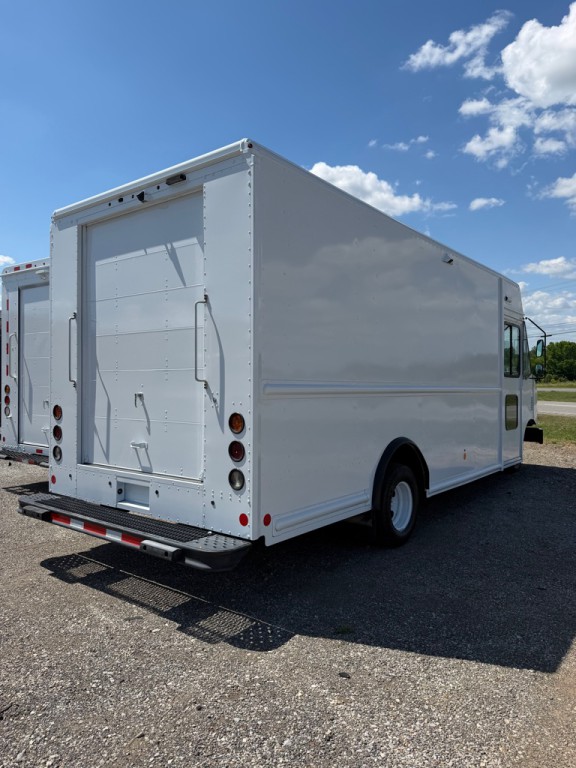 2019 Ford Econoline Image 4