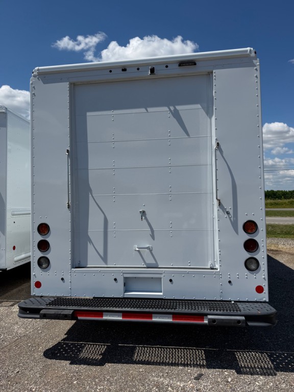 2019 Ford Econoline Image 5
