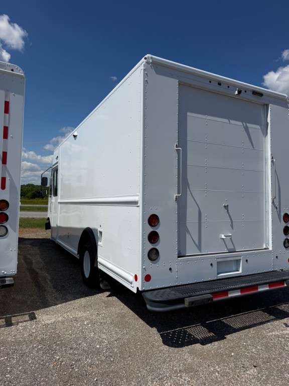 2019 Ford Econoline Image 6