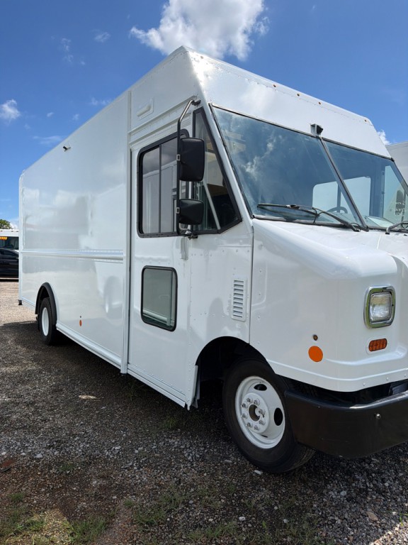 2019 Ford Econoline Image 3