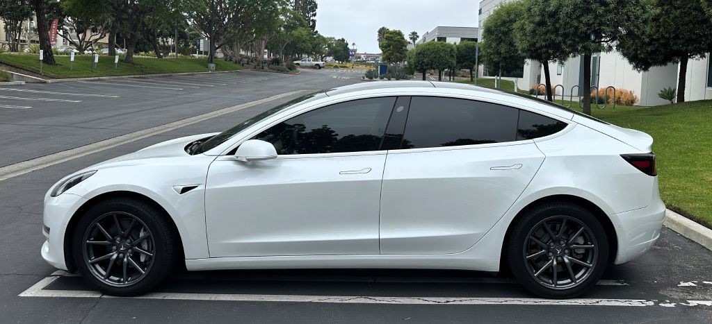 2020 Tesla Model 3 Image 4