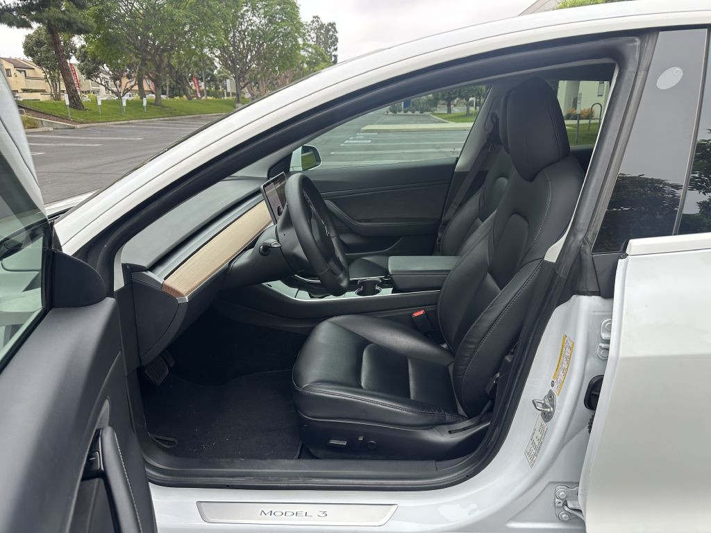 2020 Tesla Model 3 Image 8