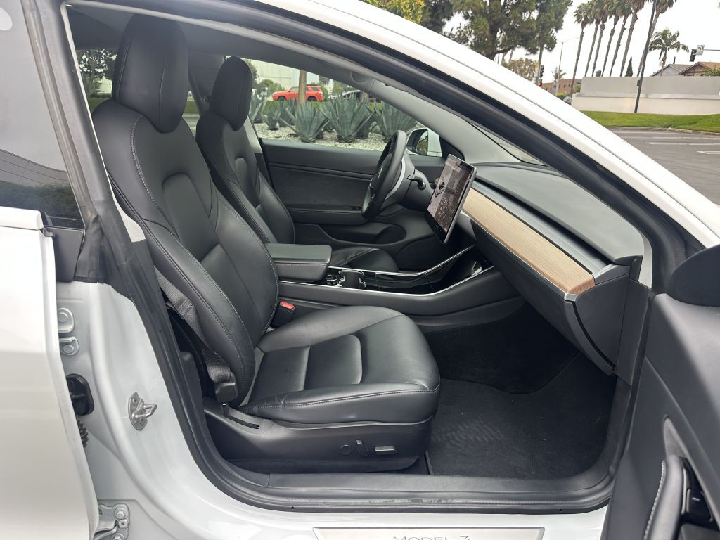 2020 Tesla Model 3 Image 11