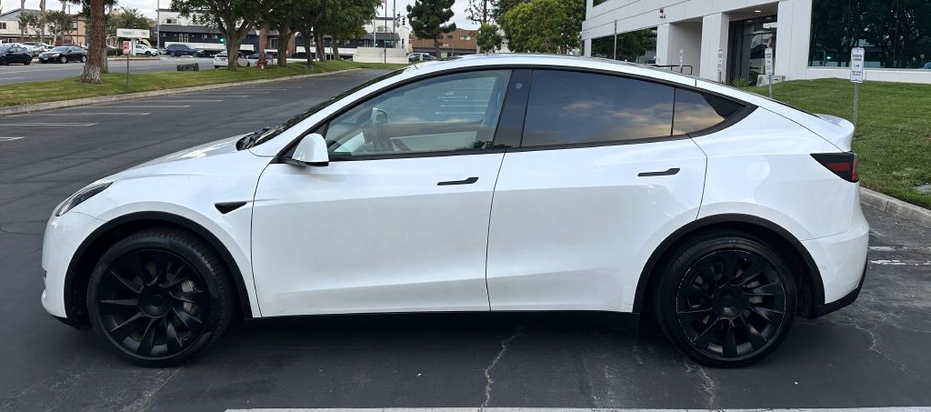 2021 Tesla Model Y Image 3