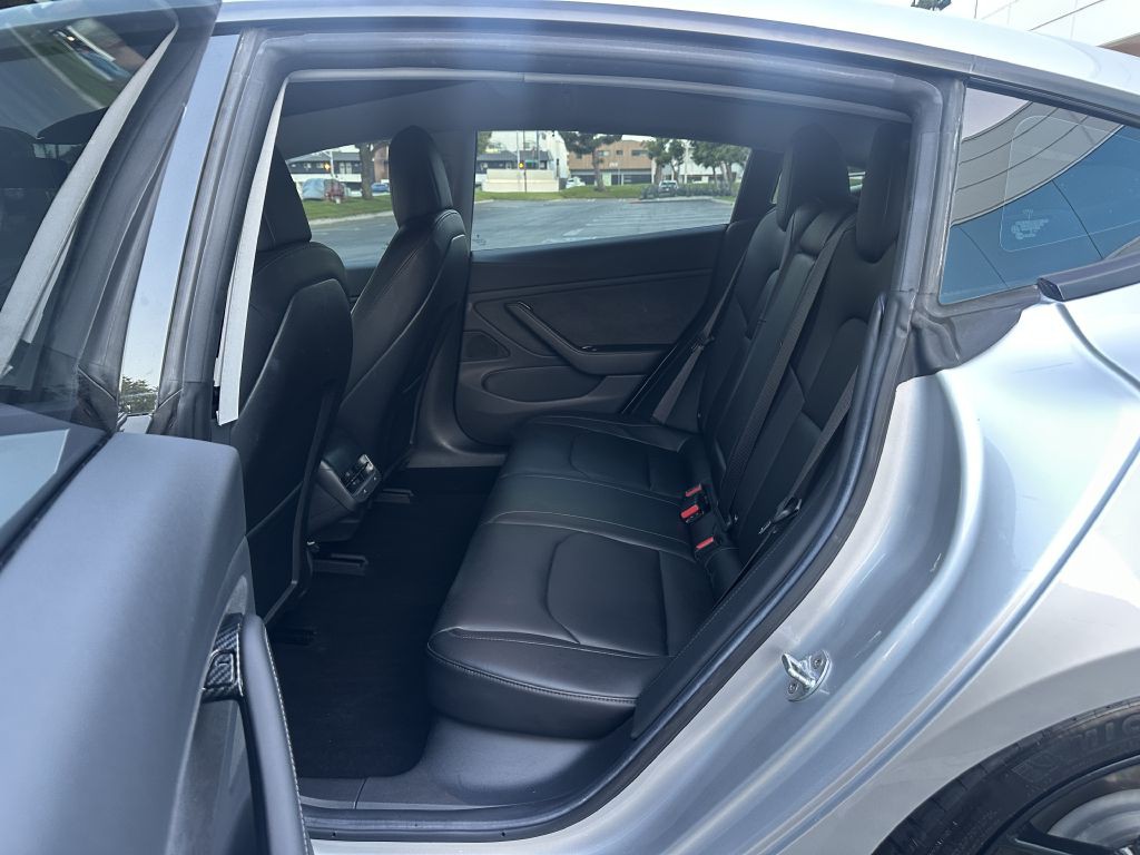 2018 Tesla Model 3 Image 9