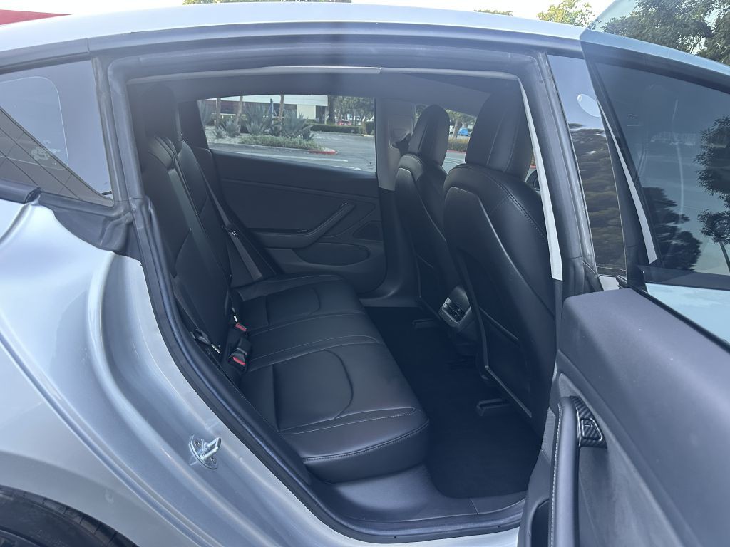 2018 Tesla Model 3 Image 10
