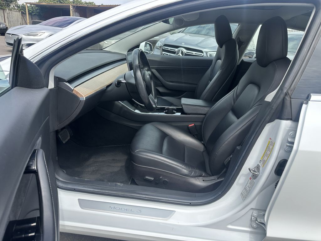 2018 Tesla Model 3 Image 8