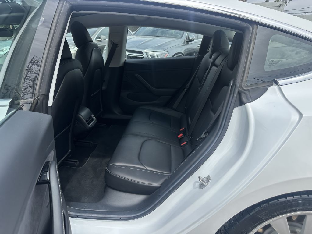 2018 Tesla Model 3 Image 9