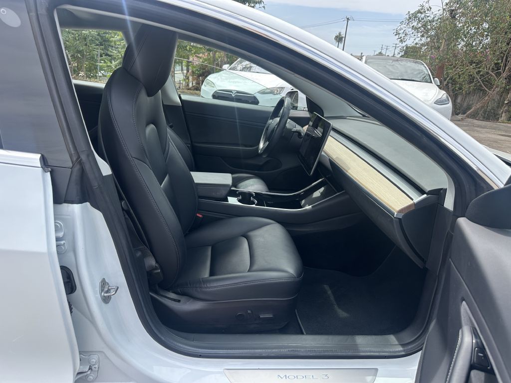 2018 Tesla Model 3 Image 11