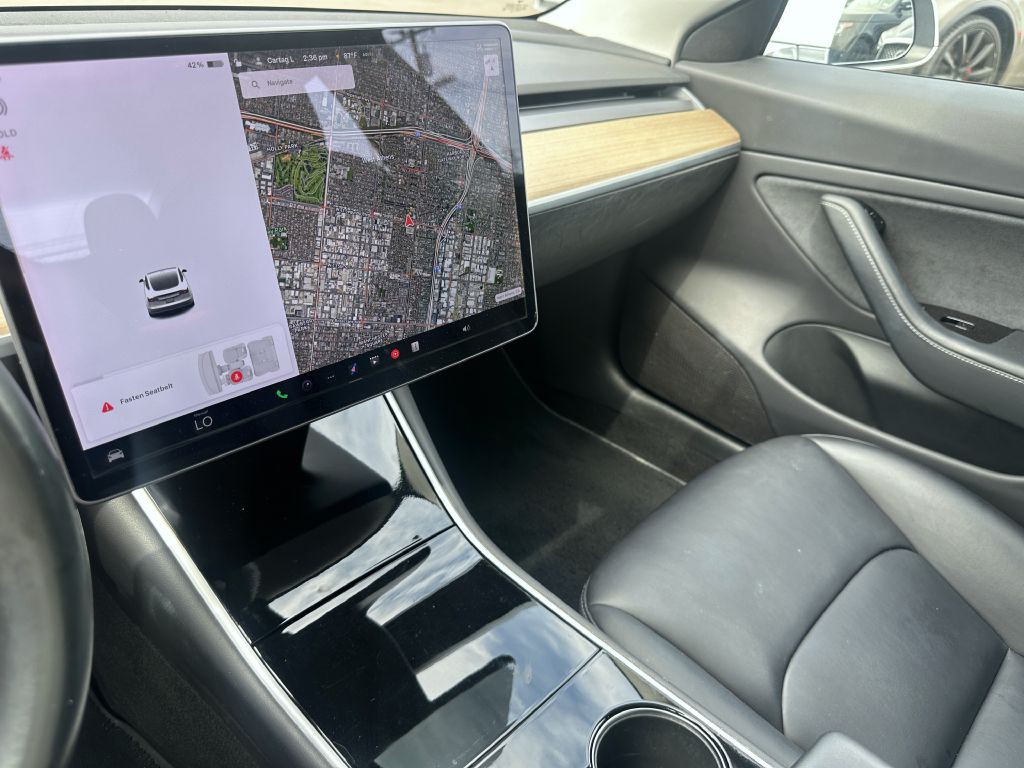 2018 Tesla Model 3 Image 17