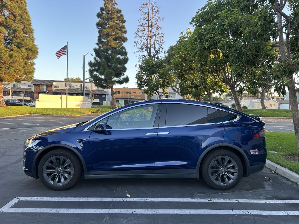 2017 Tesla Model X Image 4