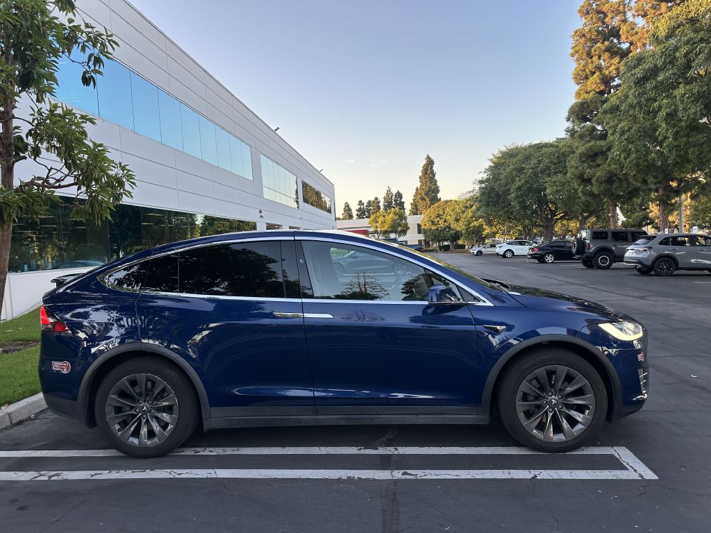 2017 Tesla Model X Image 7