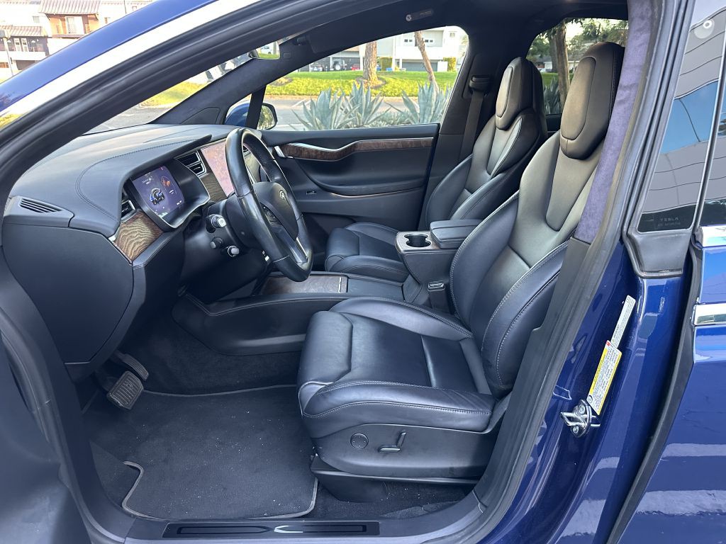 2017 Tesla Model X Image 9