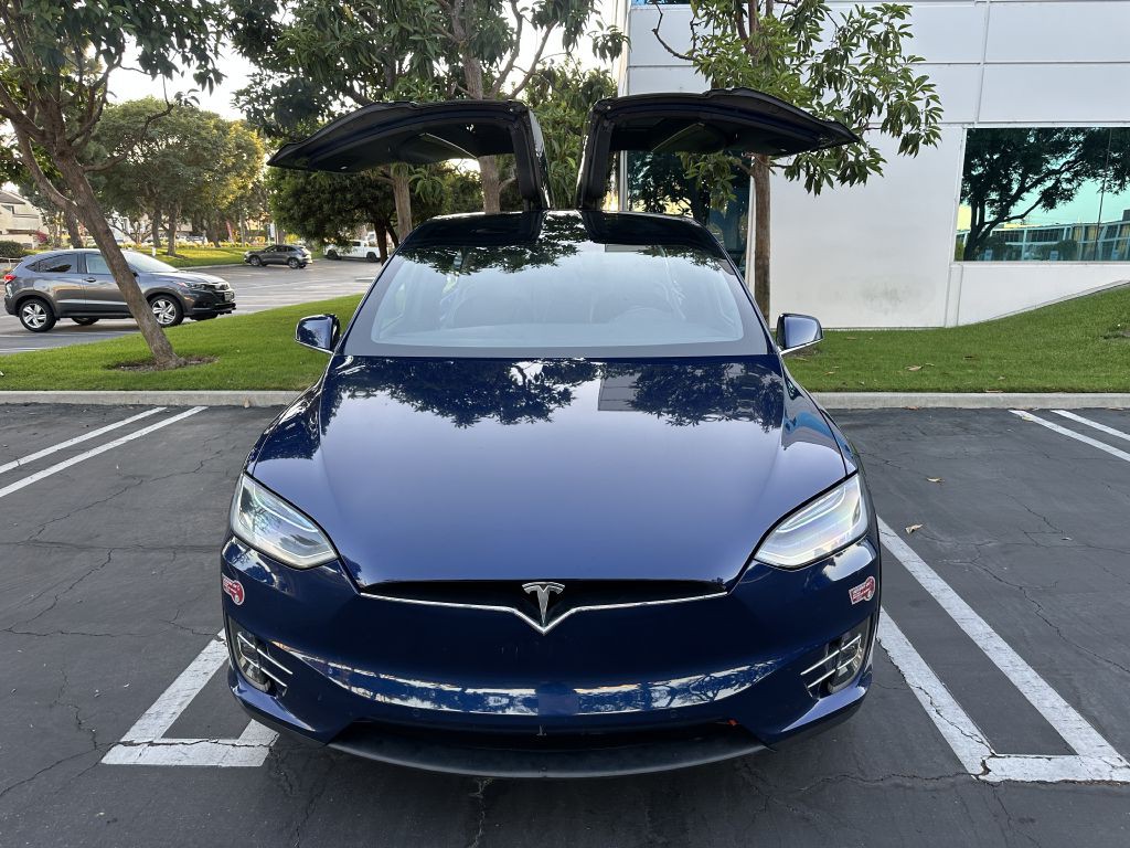 2017 Tesla Model X Image 13