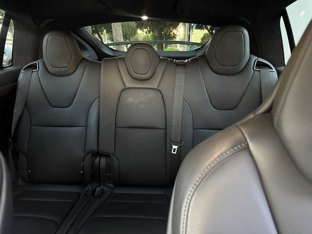 2017 Tesla Model X Image 18