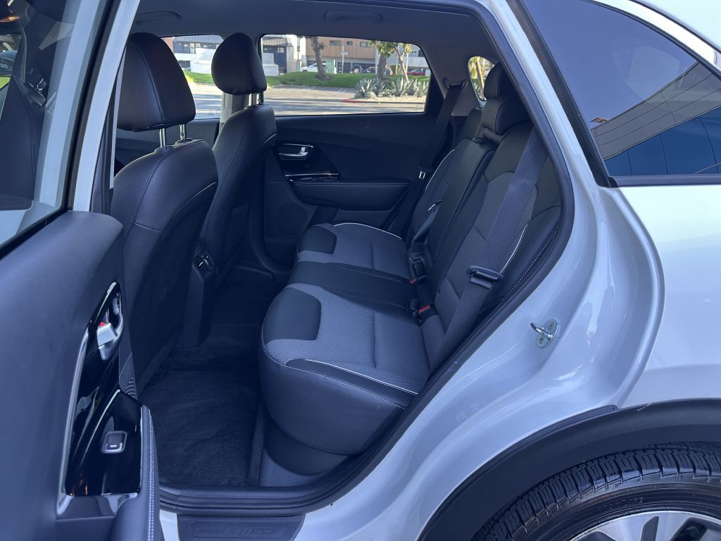 2022 Kia Niro Image 12