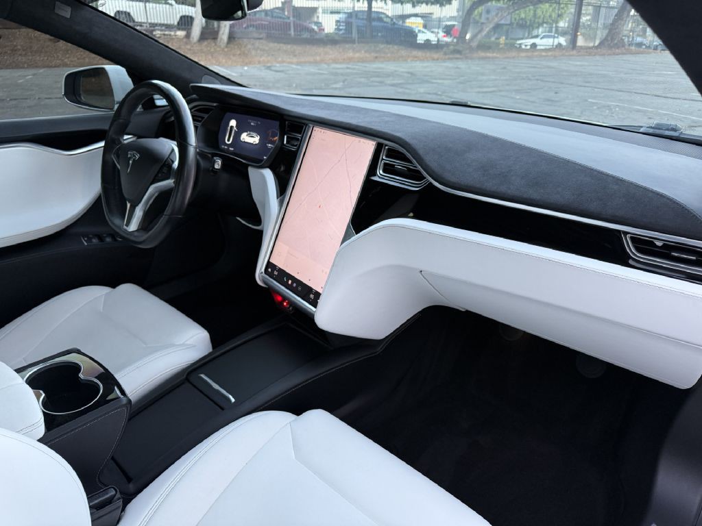 2017 Tesla Model S Image 16