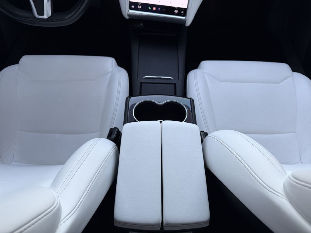 2017 Tesla Model S Image 18