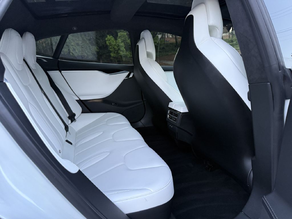 2017 Tesla Model S Image 20