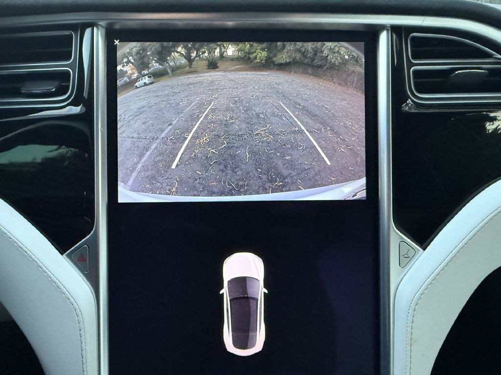 2017 Tesla Model S Image 23