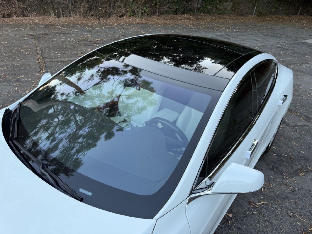 2017 Tesla Model S Image 26
