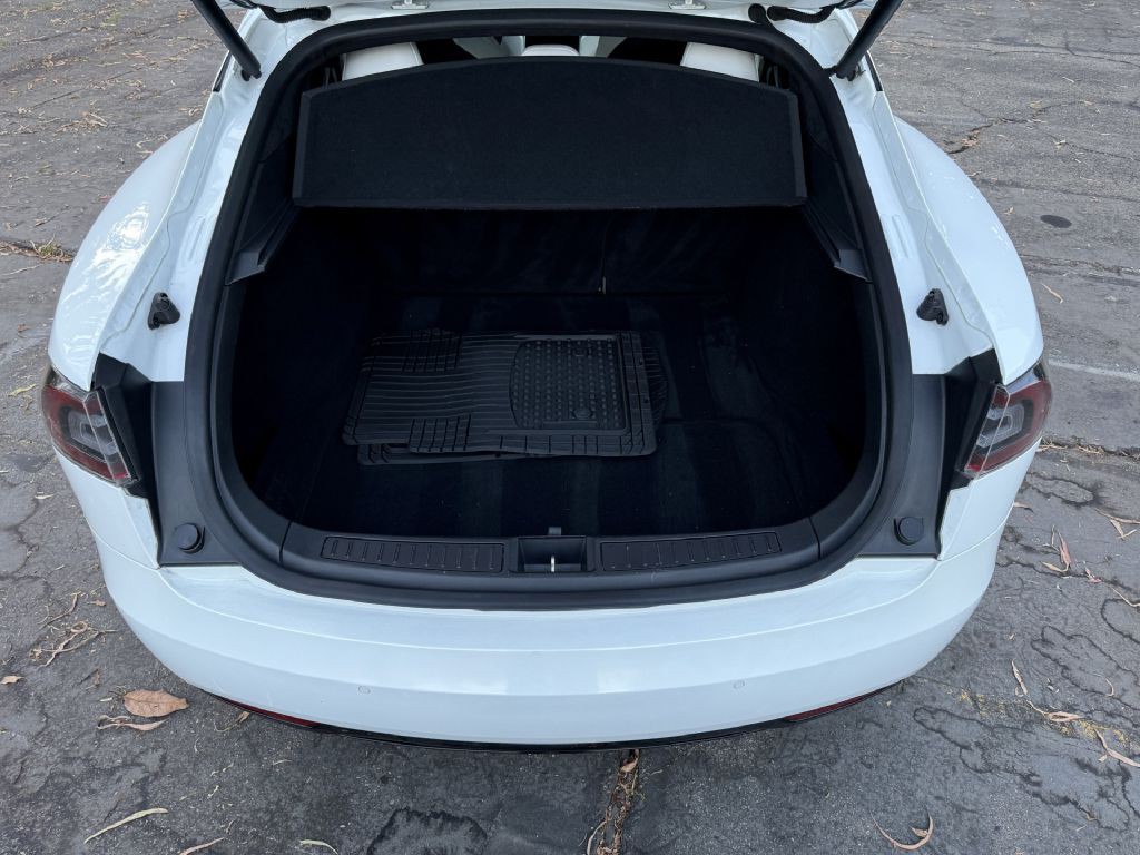 2017 Tesla Model S Image 39