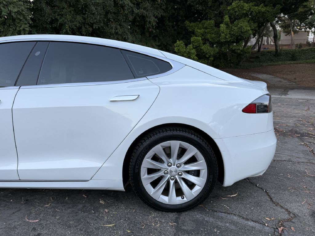 2017 Tesla Model S Image 42