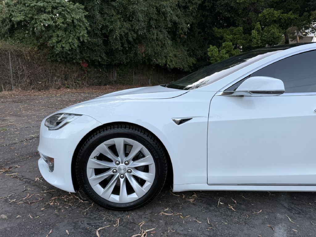 2017 Tesla Model S Image 44