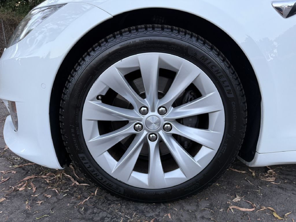 2017 Tesla Model S Image 45