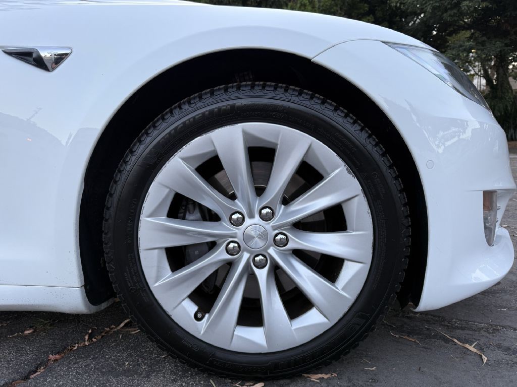2017 Tesla Model S Image 47