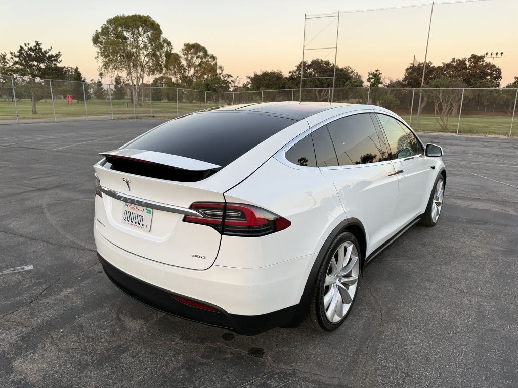 2017 Tesla Model X Image 5