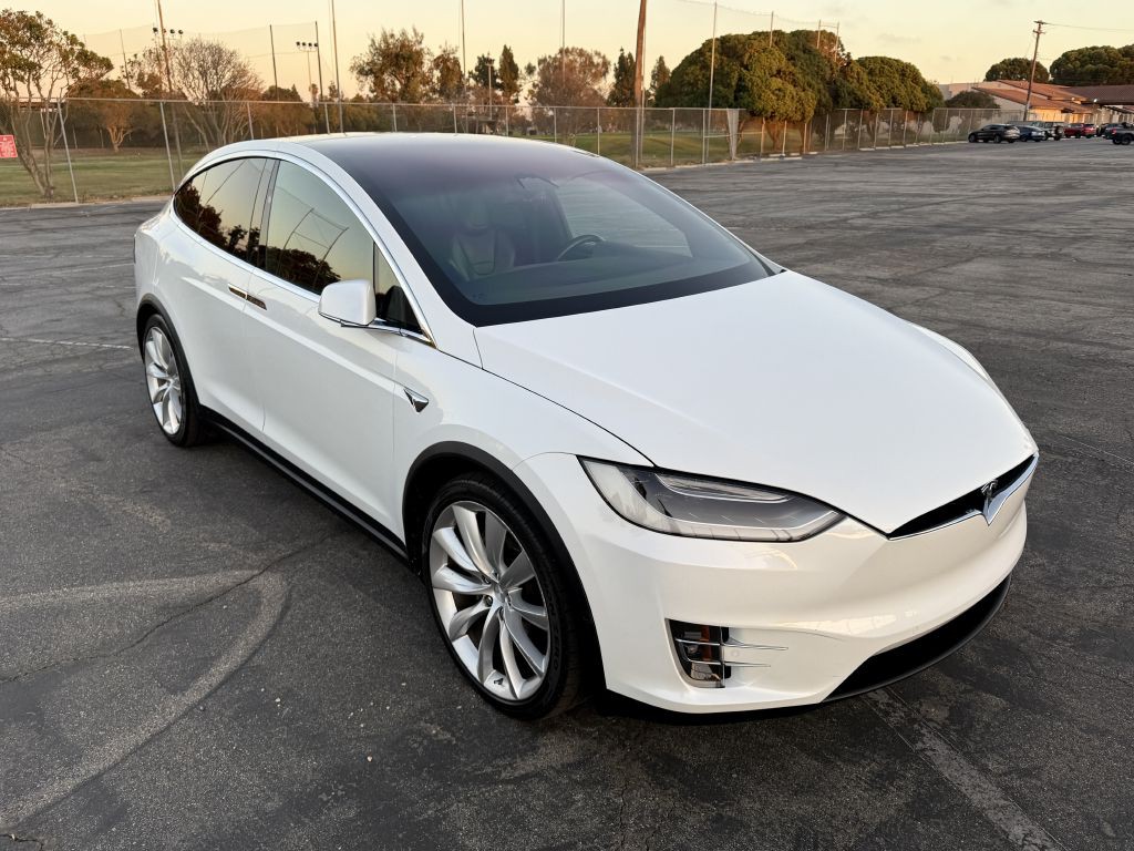 2017 Tesla Model X Image 7