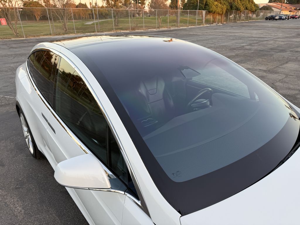 2017 Tesla Model X Image 23