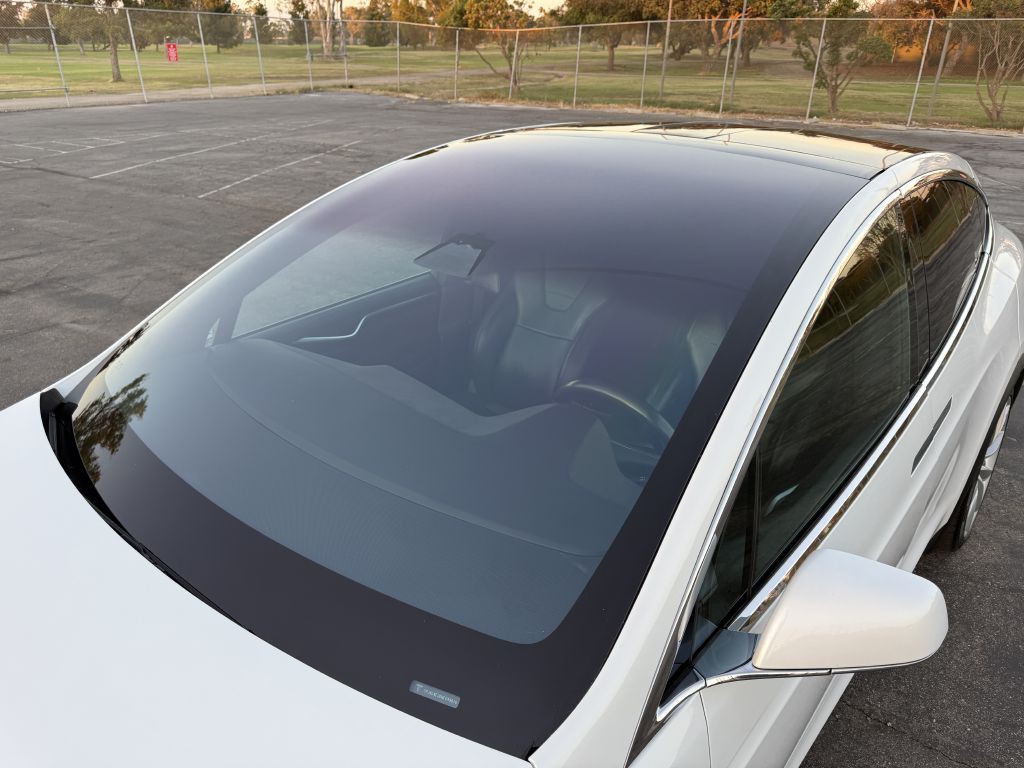 2017 Tesla Model X Image 25