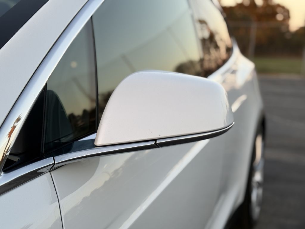 2017 Tesla Model X Image 26