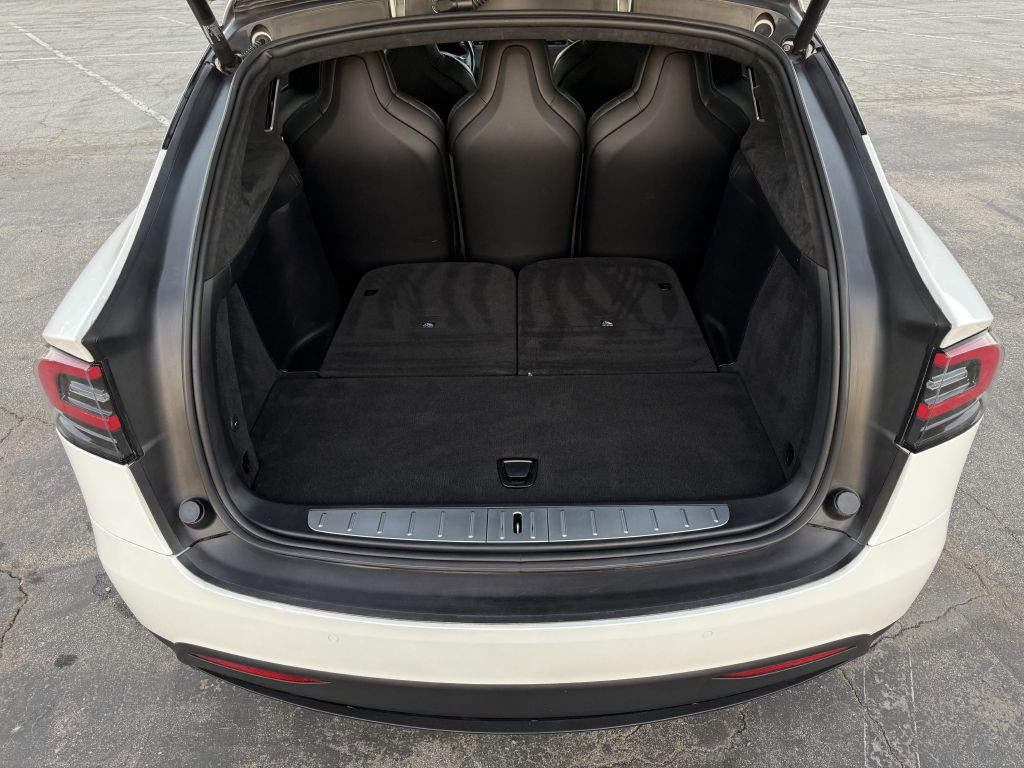 2017 Tesla Model X Image 45