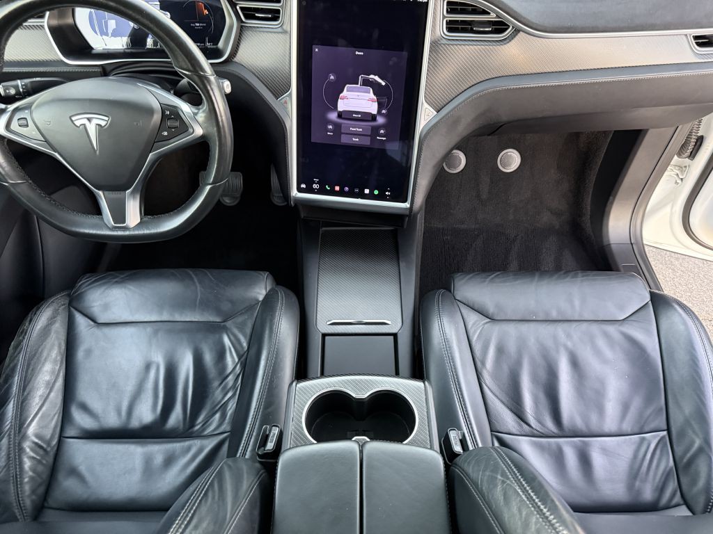 2017 Tesla Model X Image 50