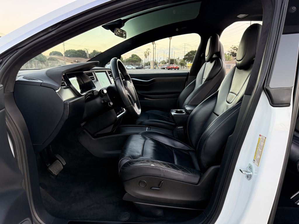 2017 Tesla Model X Image 53