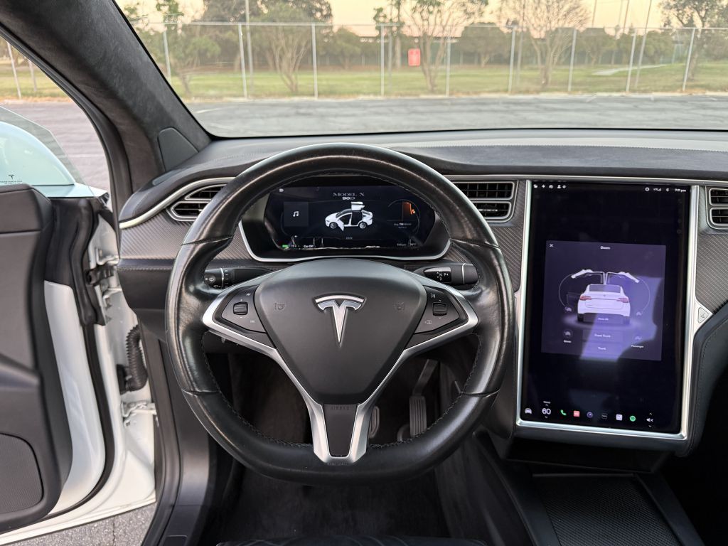 2017 Tesla Model X Image 56