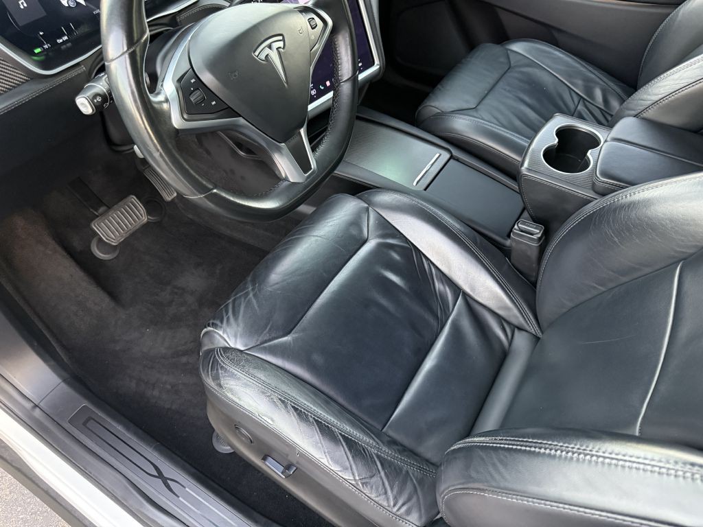 2017 Tesla Model X Image 62