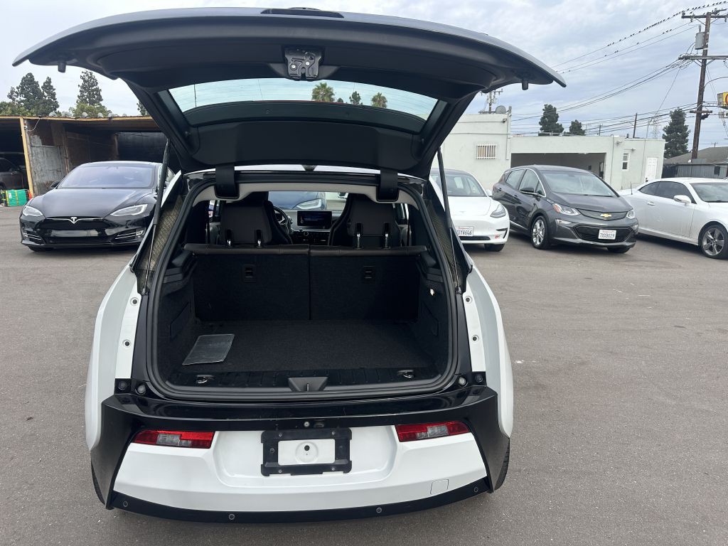 2016 BMW i3 Image 12