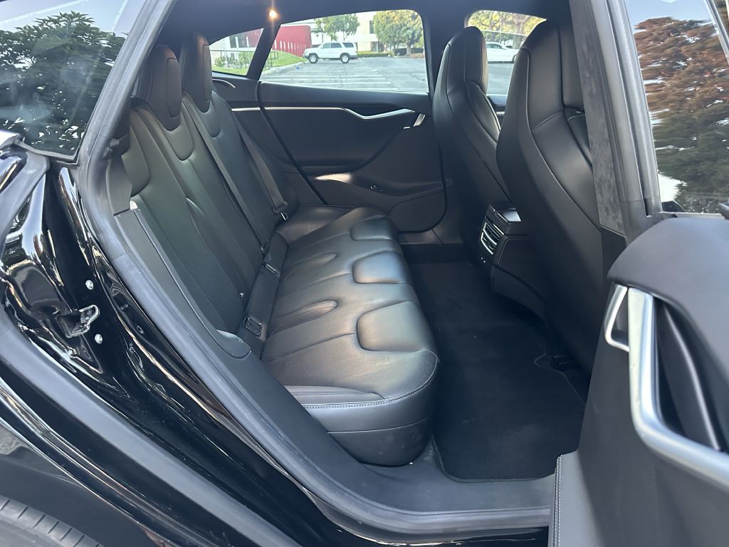 2017 Tesla Model S Image 11