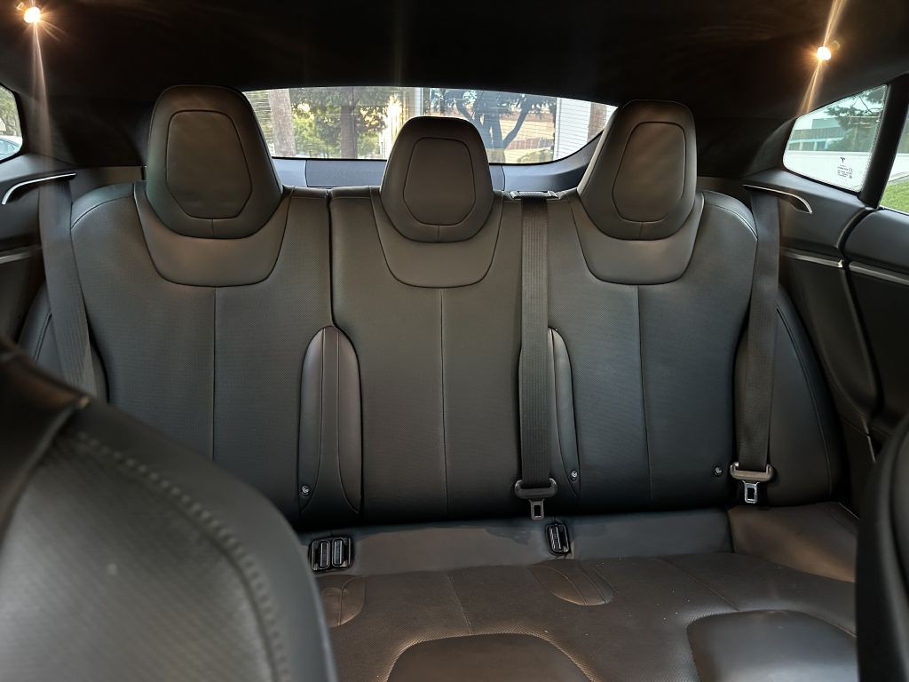 2017 Tesla Model S Image 13