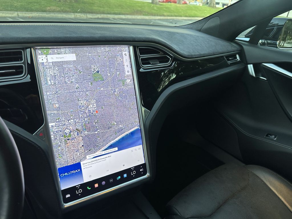 2017 Tesla Model S Image 19