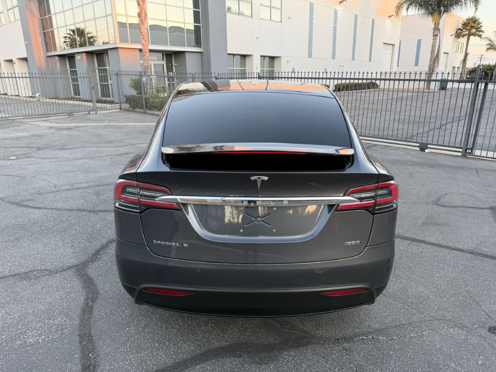 2017 Tesla Model X Image 6