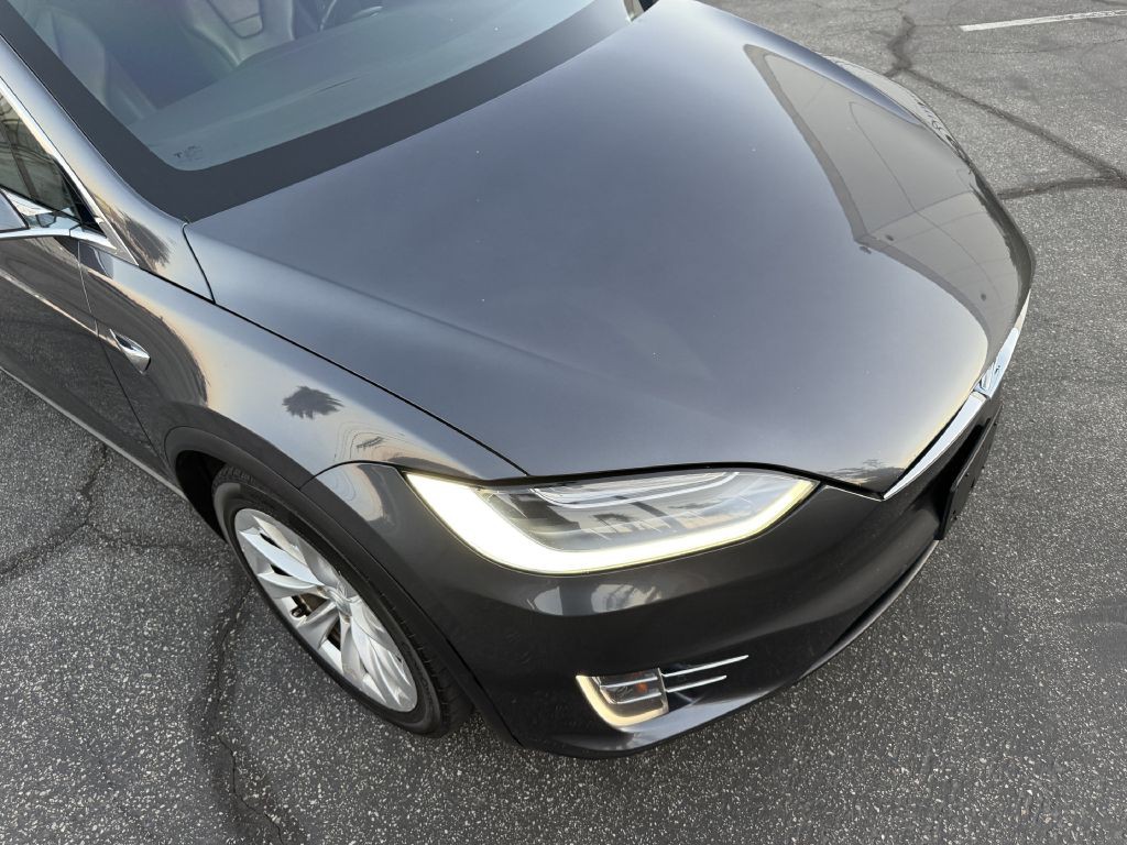 2017 Tesla Model X Image 48