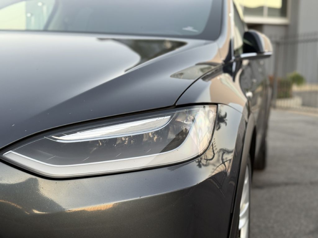 2017 Tesla Model X Image 51