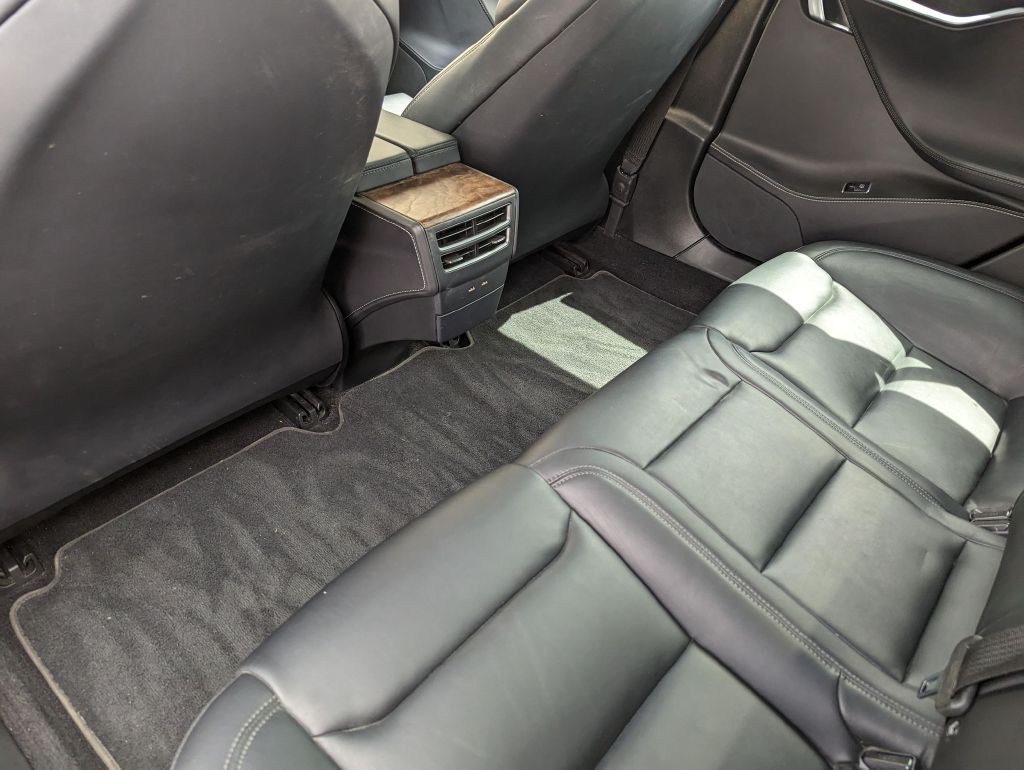 2019 Tesla Model S Image 15