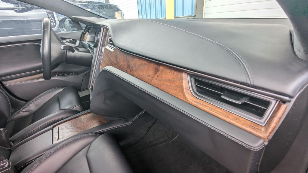 2019 Tesla Model S Image 21