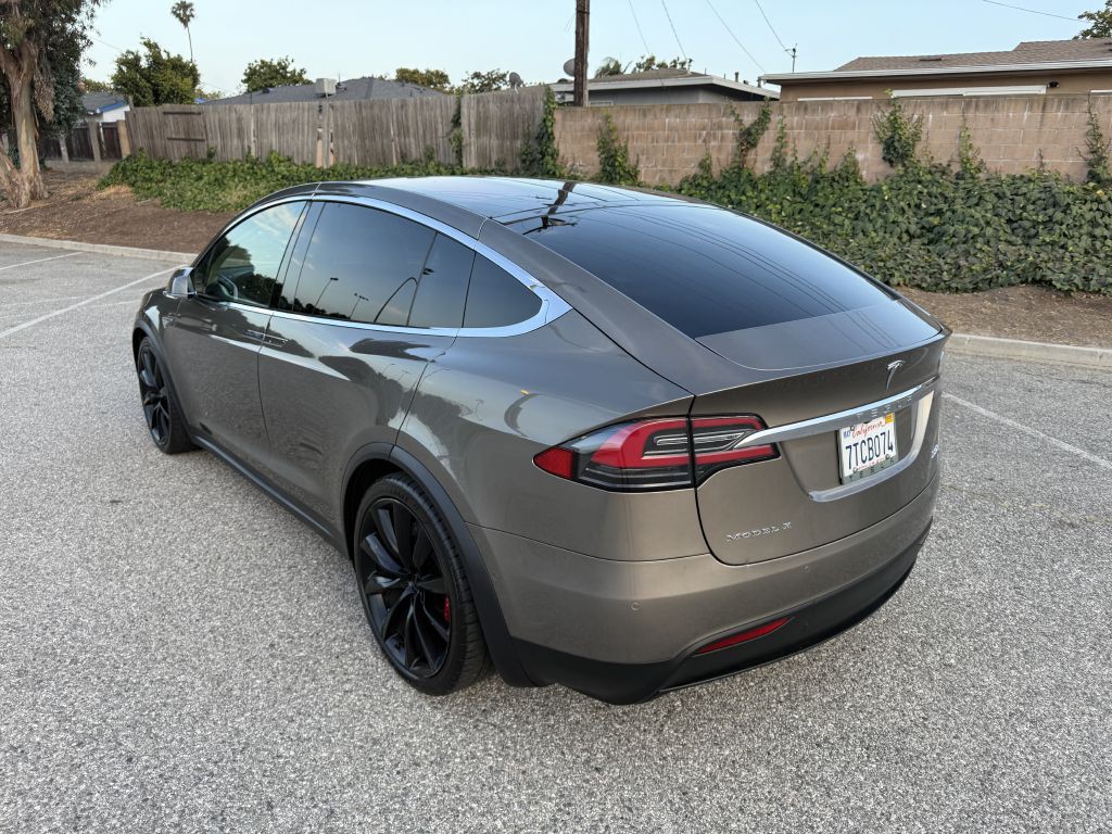 2016 Tesla Model X Image 6